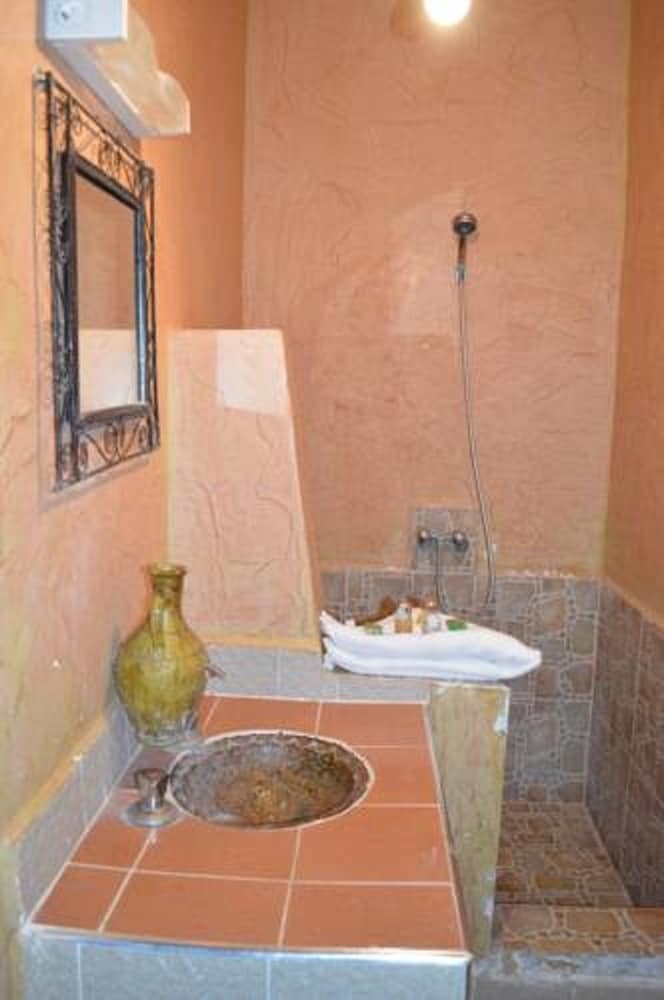 Hotel Auberge Kasbah Ennakhile