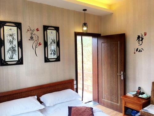 Hostal Longxinfang Garden Guest House