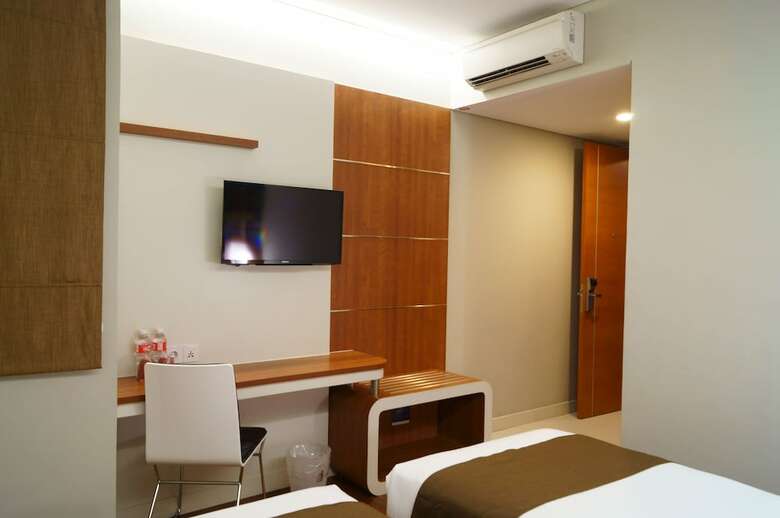 Citihub Hotel @mayjend Sungkono, Surabaya