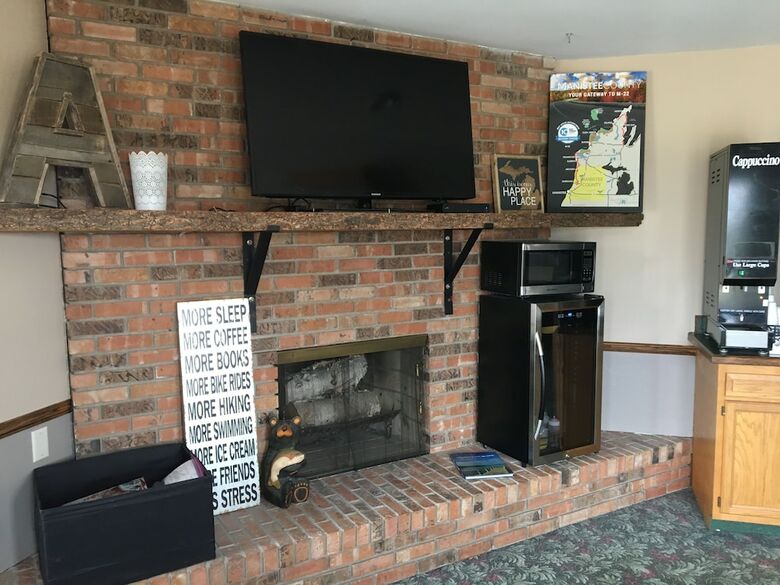 Motel Inn At The Alpine By Budget Host