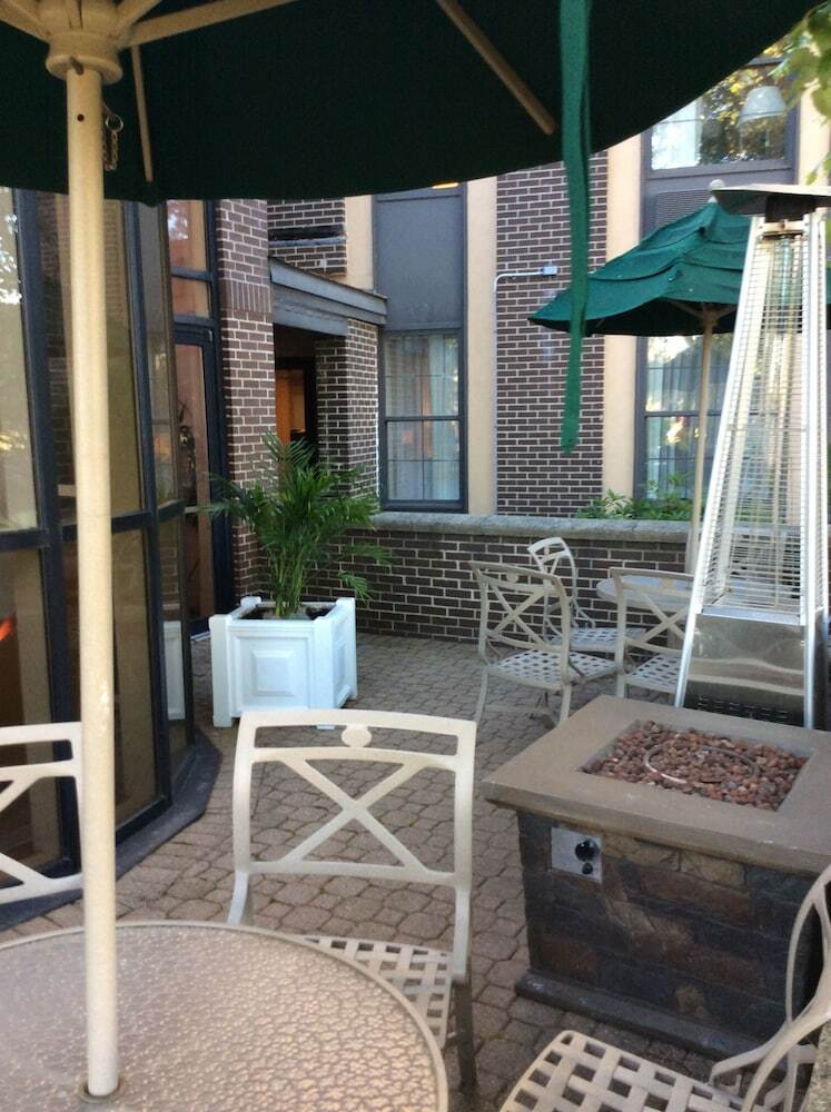 Hotel Four Points By Sheraton Wakefield Boston Htl&conference Cntr