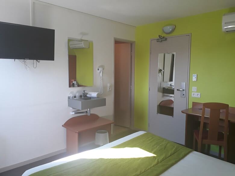 Brit Hotel Essentiel Troyes A�roport