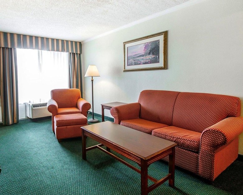 Hotel Clarion Inn & Suites Dothan South