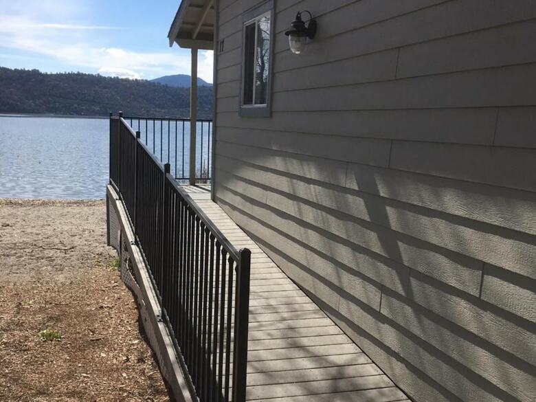 Clear Lake Cottages & Marina