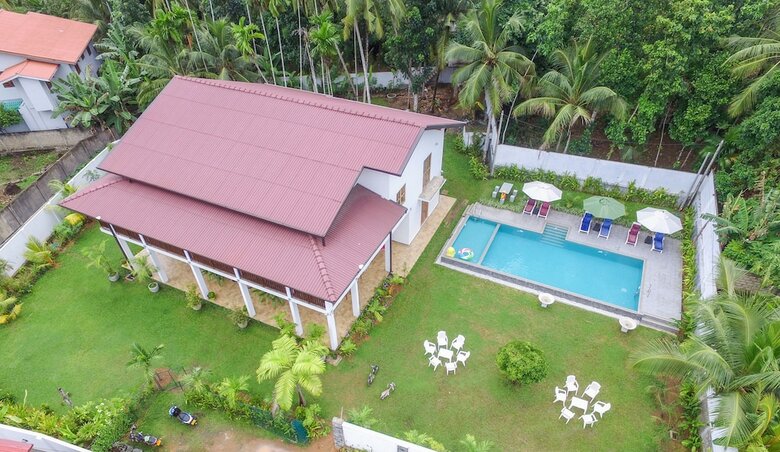 Villa Hikka Resort