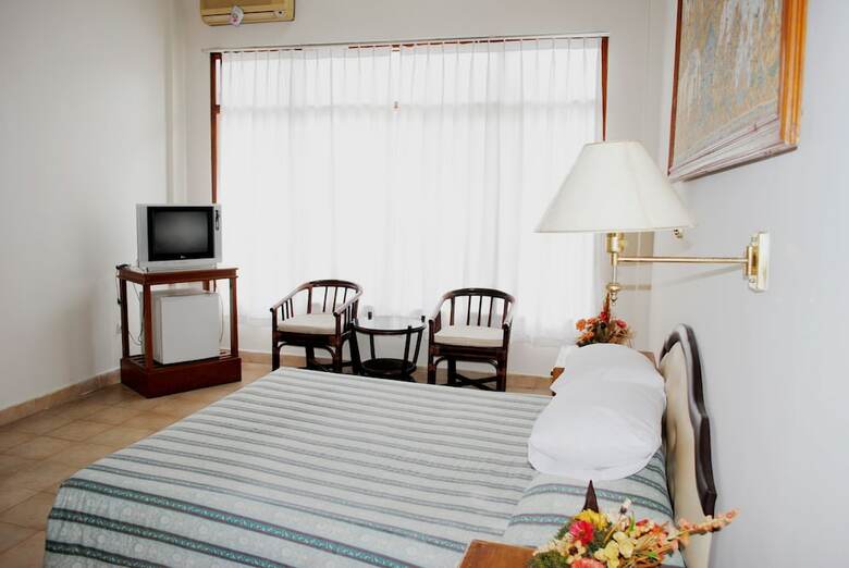 Warna Kedaton Hotel And Meeting