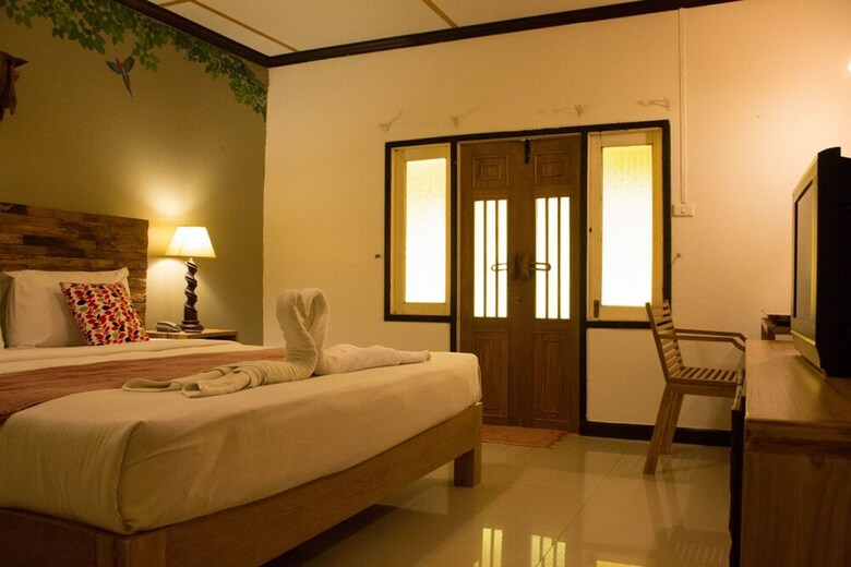 Hotel Baanplaidoi Resort