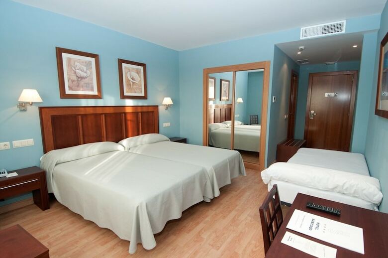 Hotel Santiago de Le�n