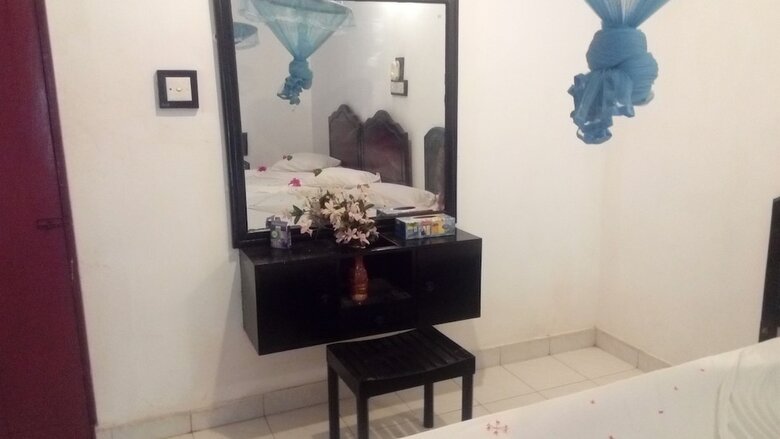 Hotel Sarathchandra Tourist Guest House