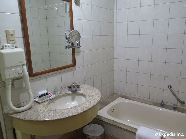 Hotel Batangas Country Club