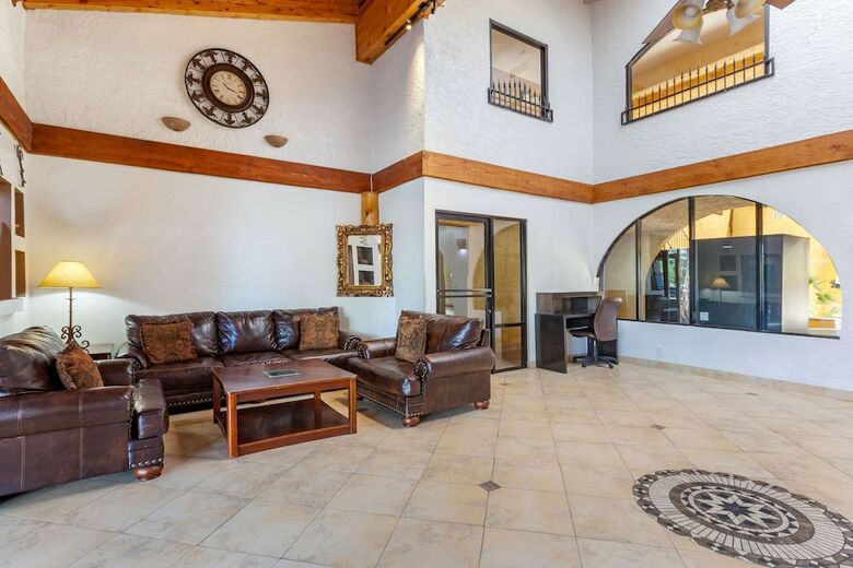 Suburban Extended Stay Hotel Phoenix Scottsdale West