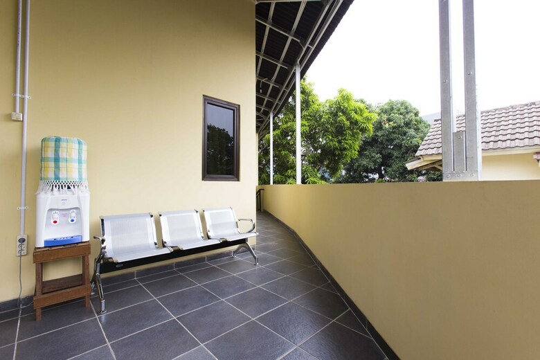 Hotel Reddoorz @ Pekayon Bekasi