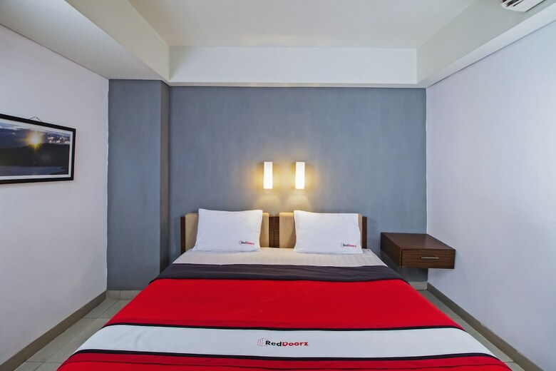 Hotel Reddoorz Plus Near Rs Pertamina