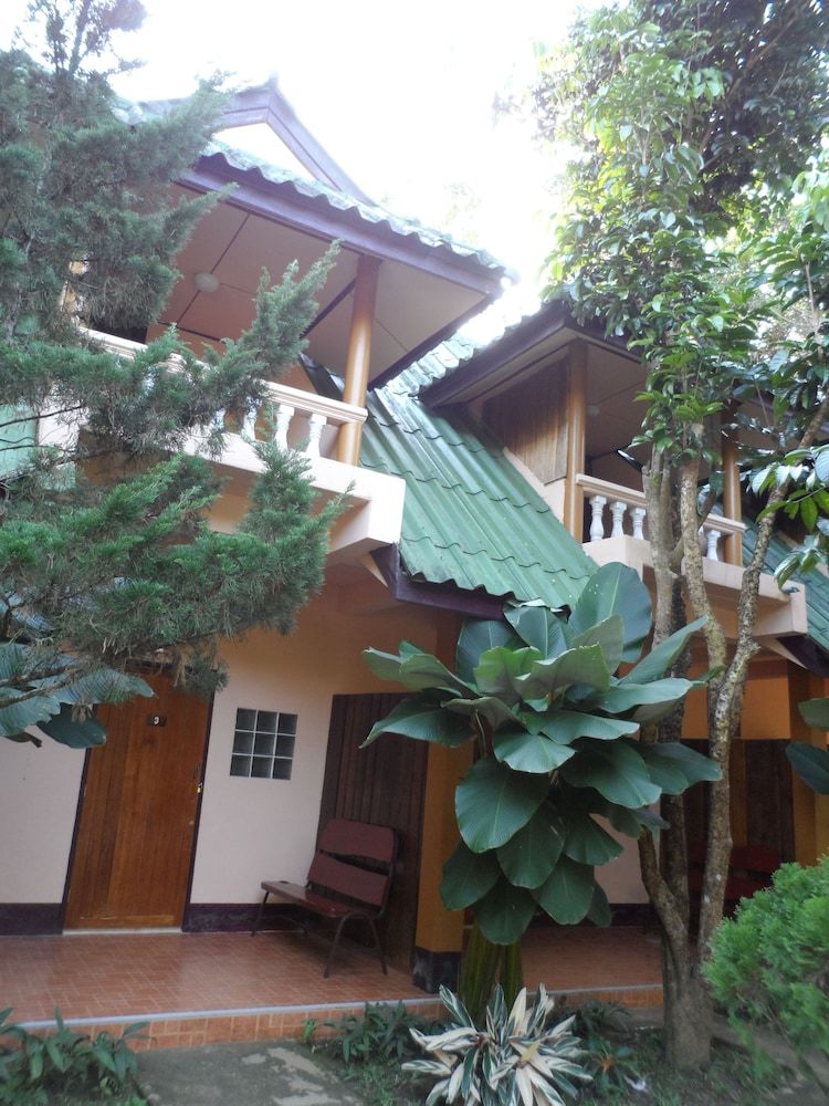 Hotel Khunnam Rimtarn Resort