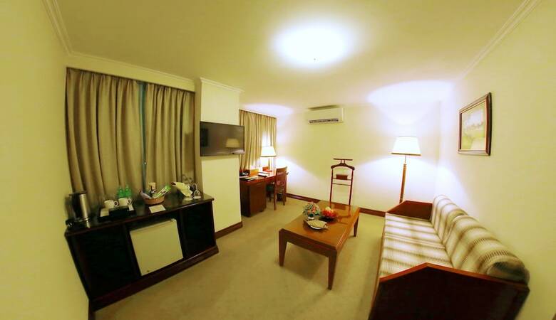 Nam Cuong Hai Phong Hotel