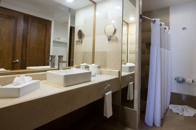 Hotel Holiday Inn Express Nuevo Laredo