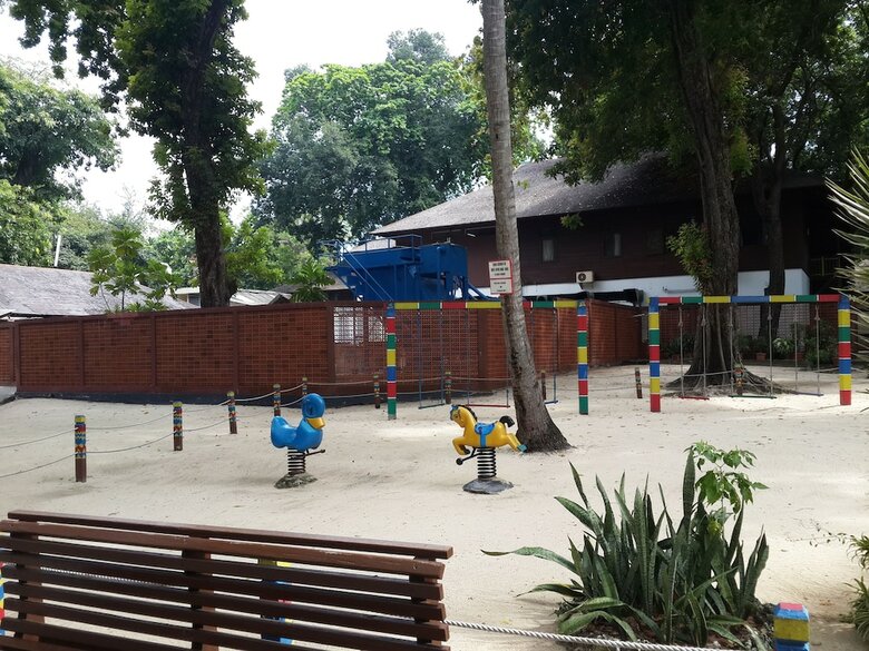 Hotel Pulau Ayer Resort And Cottages