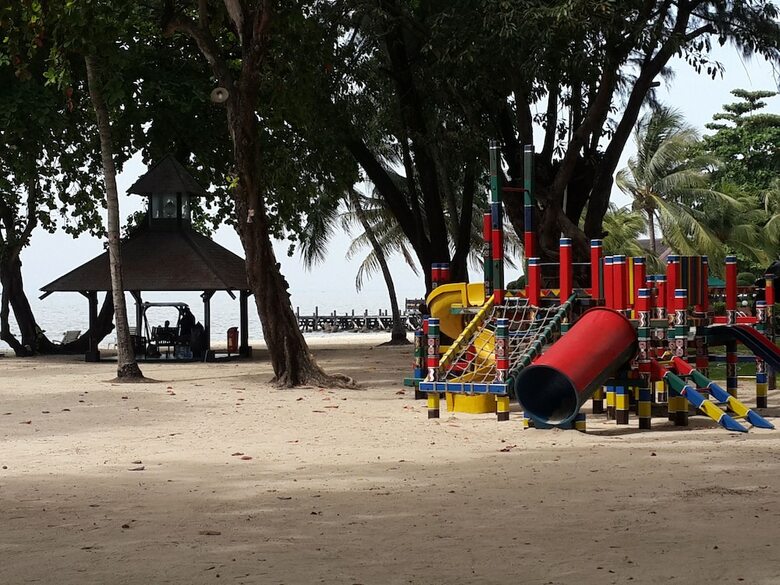 Hotel Pulau Ayer Resort And Cottages