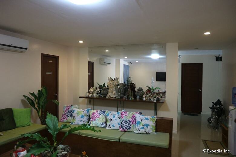 Hotel La Trinidad Pension House