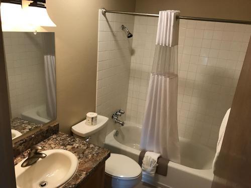 Motel Lakeshore Inn & Suites