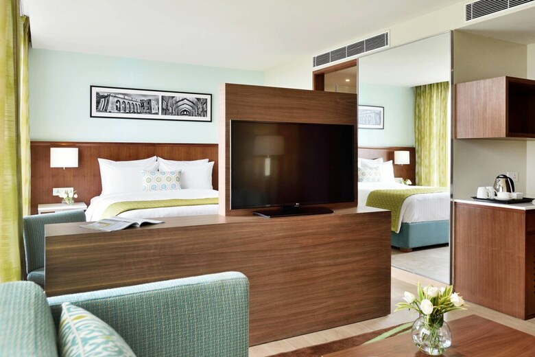 Hotel Fairfield By Marriott Indore