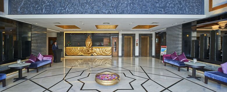 Hotel Eskay Resorts