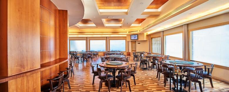 Hotel Eskay Resorts