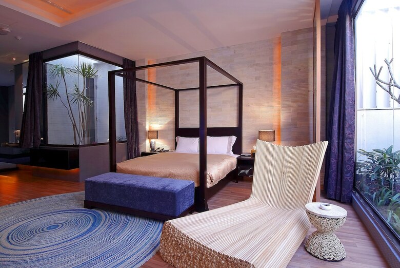 Ease Motel