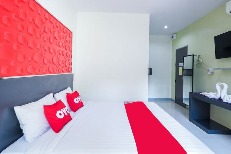 Oyo 711 Korat Buri Green Hotel