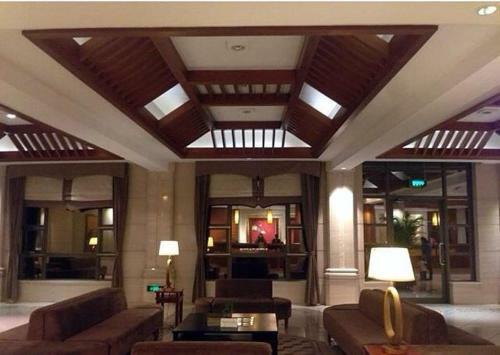 Tongli Lake View Hotel