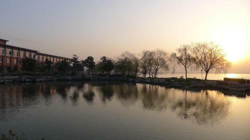 Tongli Lake View Hotel