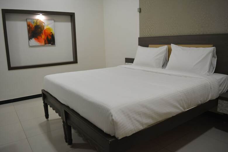 Hotel Sownthariyam