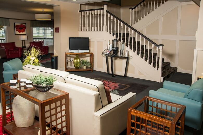 Hotel Northfield Inn, Suites & Conference Center