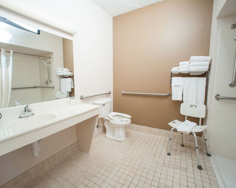 Hotel Northfield Inn, Suites & Conference Center