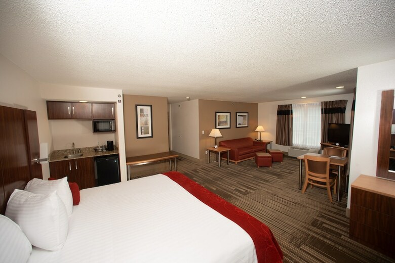 Hotel Northfield Inn, Suites & Conference Center