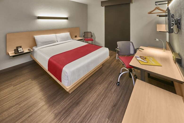 Hotel City Express Celaya Galerias