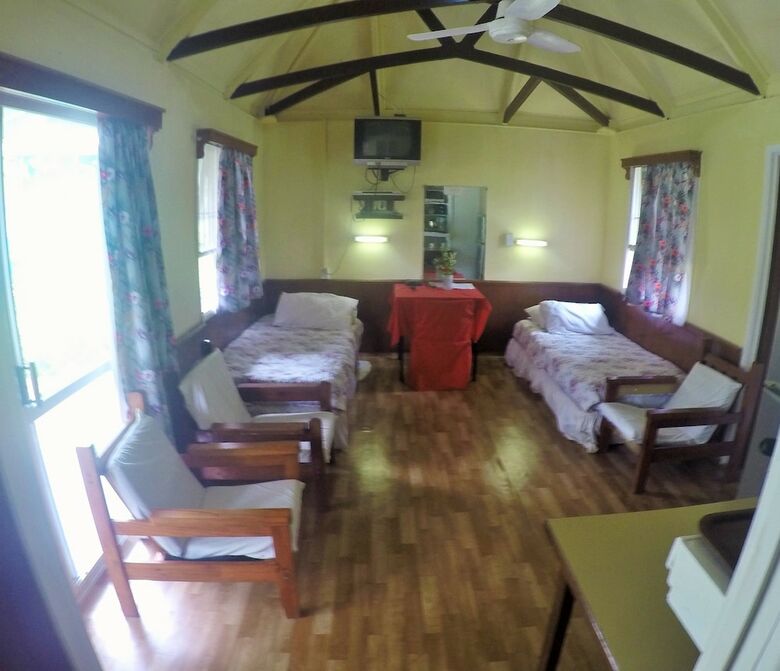 Hotel The Friendly Islander (Papiloa's Place)