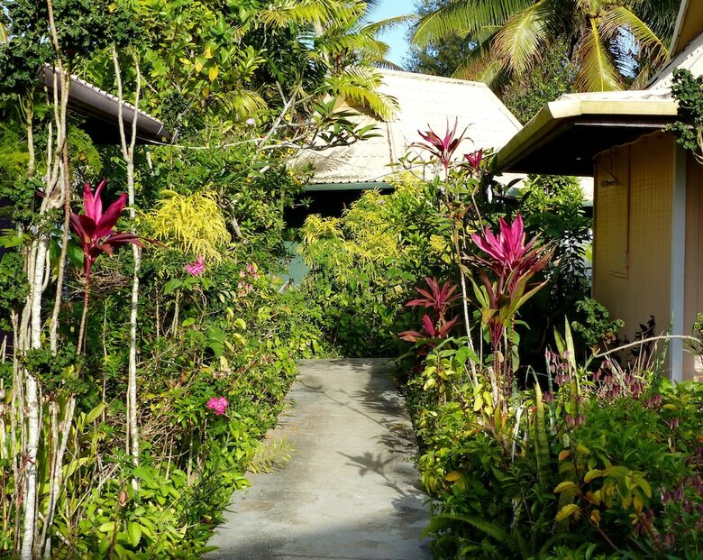 Hotel The Friendly Islander (Papiloa's Place)