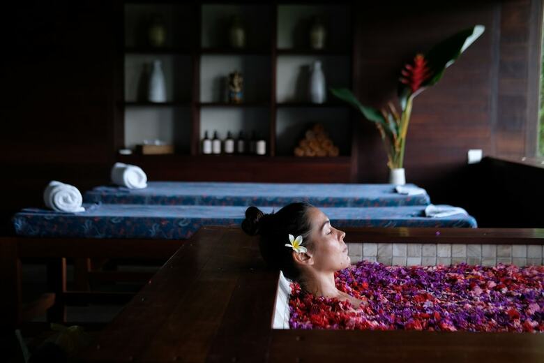 Hotel Suarapura Resort & Spa