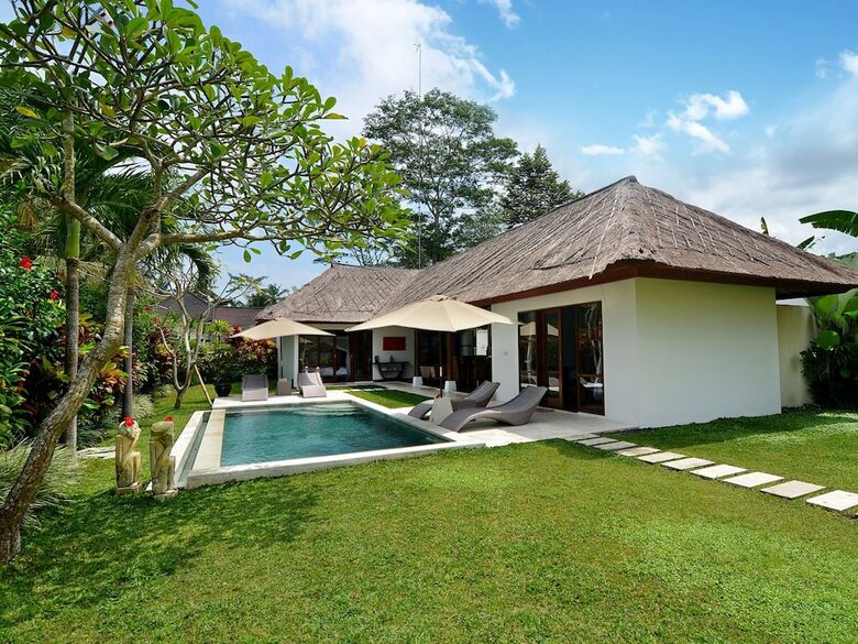 Villa Candi Kecil Tiga