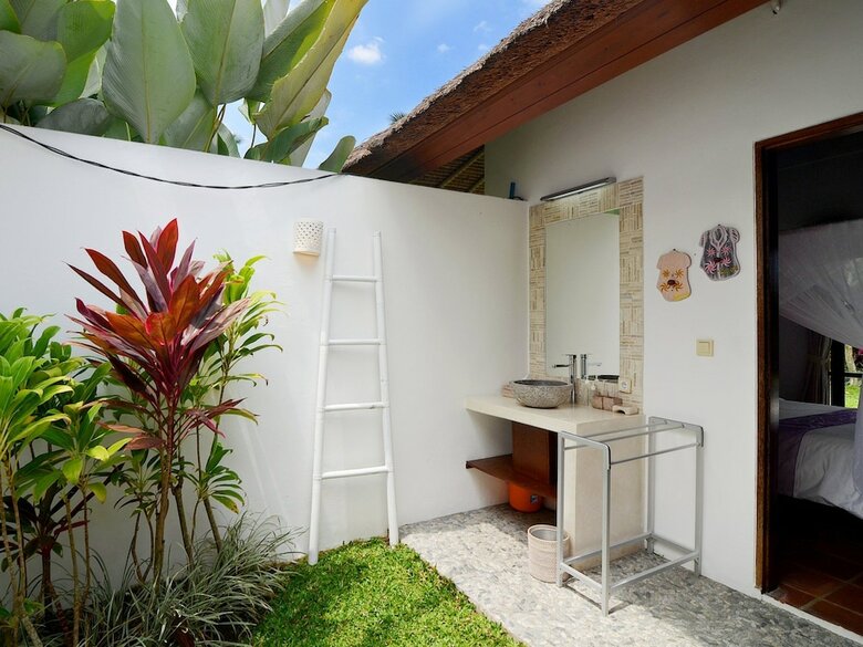 Villa Candi Kecil Tiga