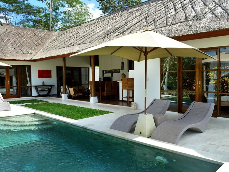 Villa Candi Kecil Tiga
