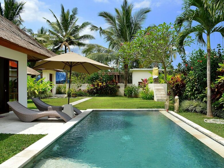 Villa Candi Kecil Tiga