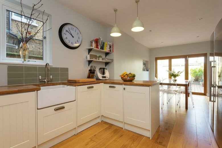 Veeve - Clapham Fairytale