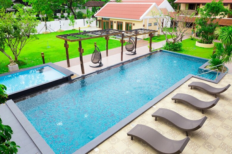 Hotel Hueankhamhom Resort