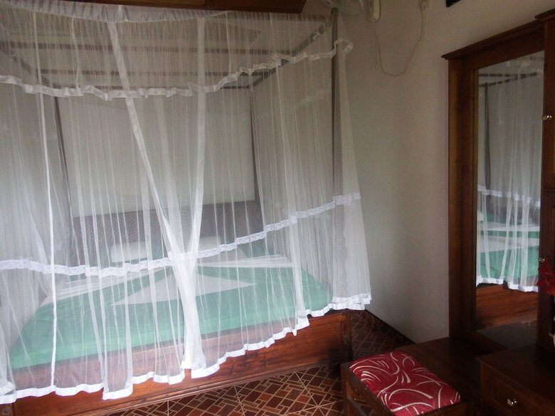 Welikande Hotel And Trekking Center