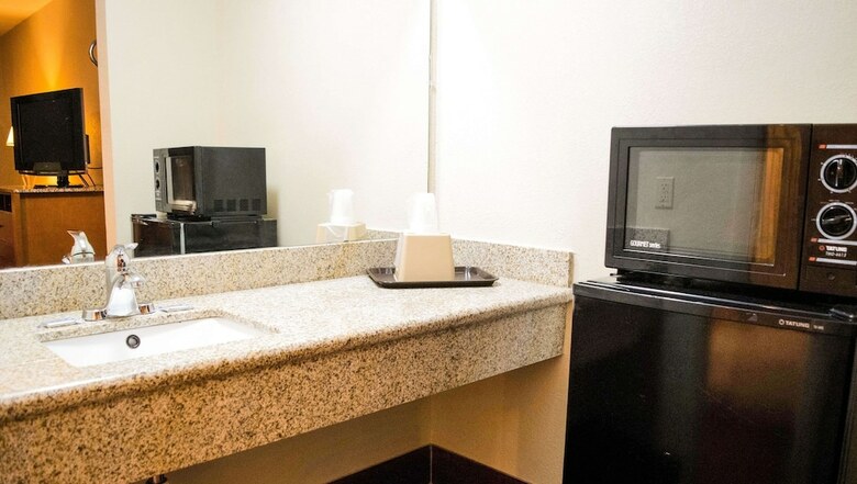 Hotel Express Inn Newport News