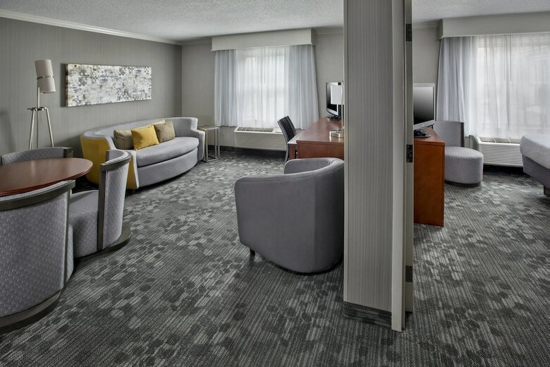 Hotel Courtyard By Marriott Tinton Falls Eatontown