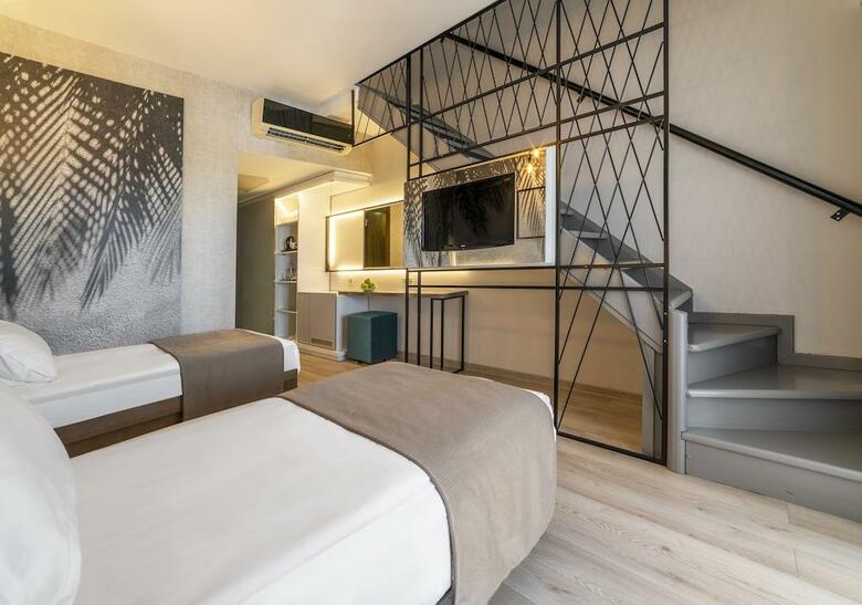 Club Hotel Turan Prince World