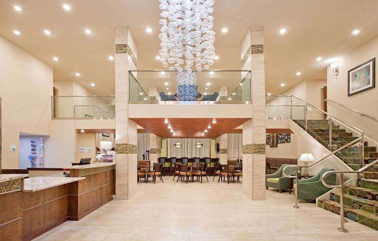 Holiday Inn Express Hotel & Suites Branson 76 Central